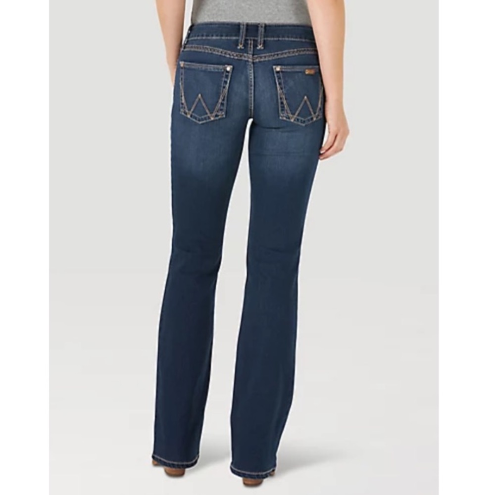 NWOT Wrangler Retro Mae Mid Rise Boot Cut Jeans - Size 7/8 waist 34 length